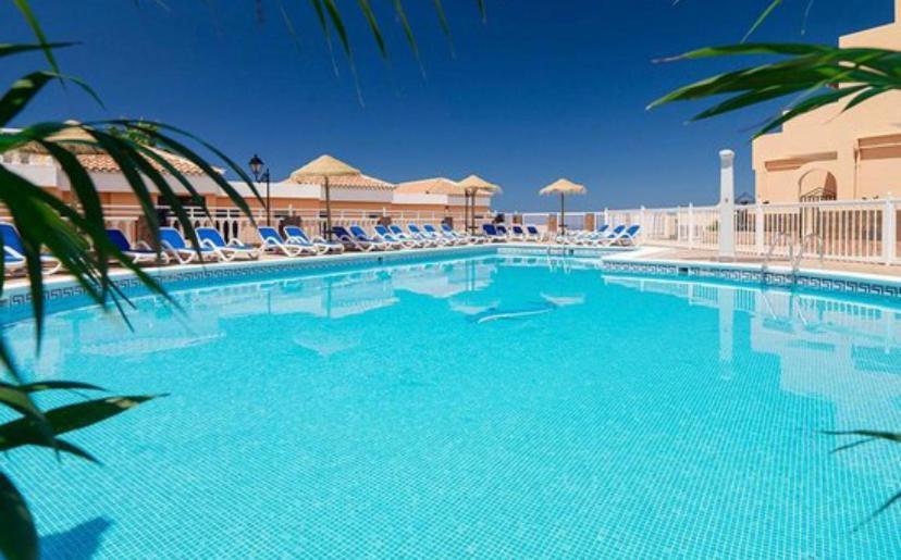 Paradise Court Адехе Екстер'єр фото