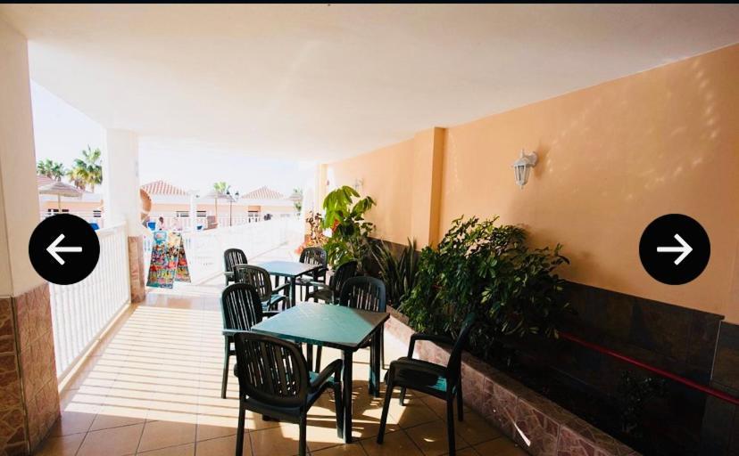 Paradise Court Адехе Екстер'єр фото