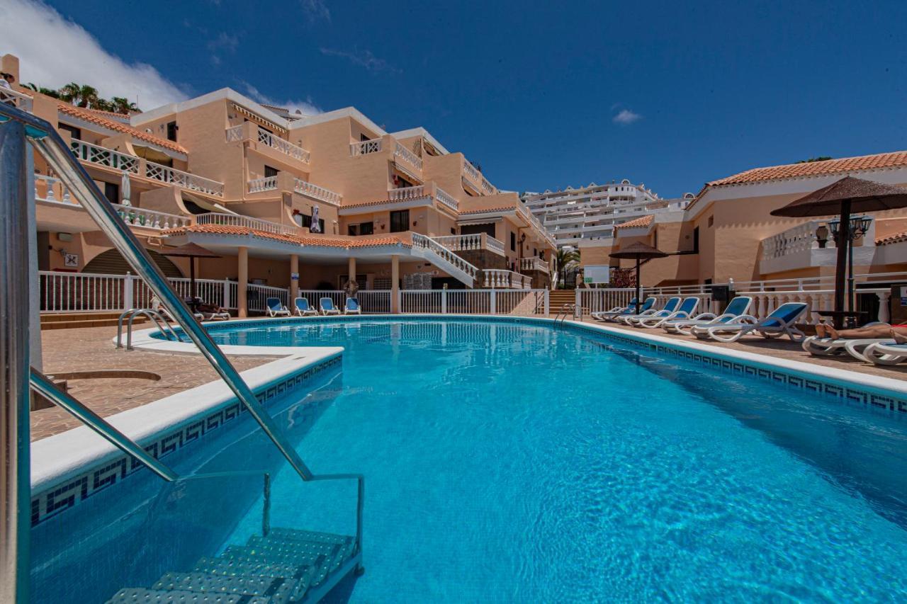 Paradise Court Адехе Екстер'єр фото